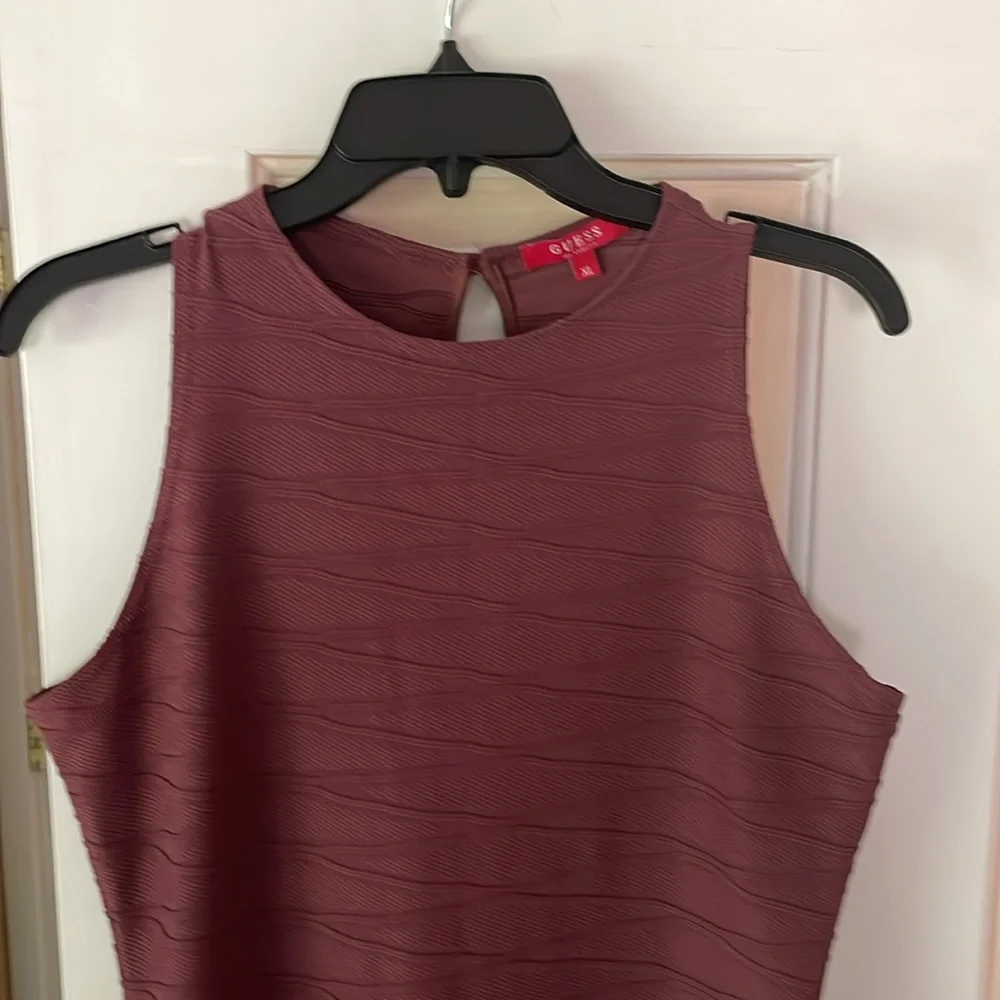 Guess form fitting plum colored dress size XL - Picture 2 of 4